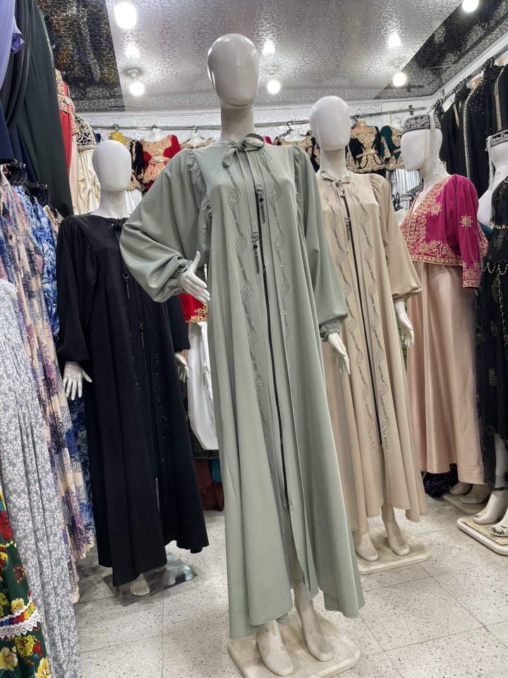 عباياتك… لمسة أناقة وراحة يومية