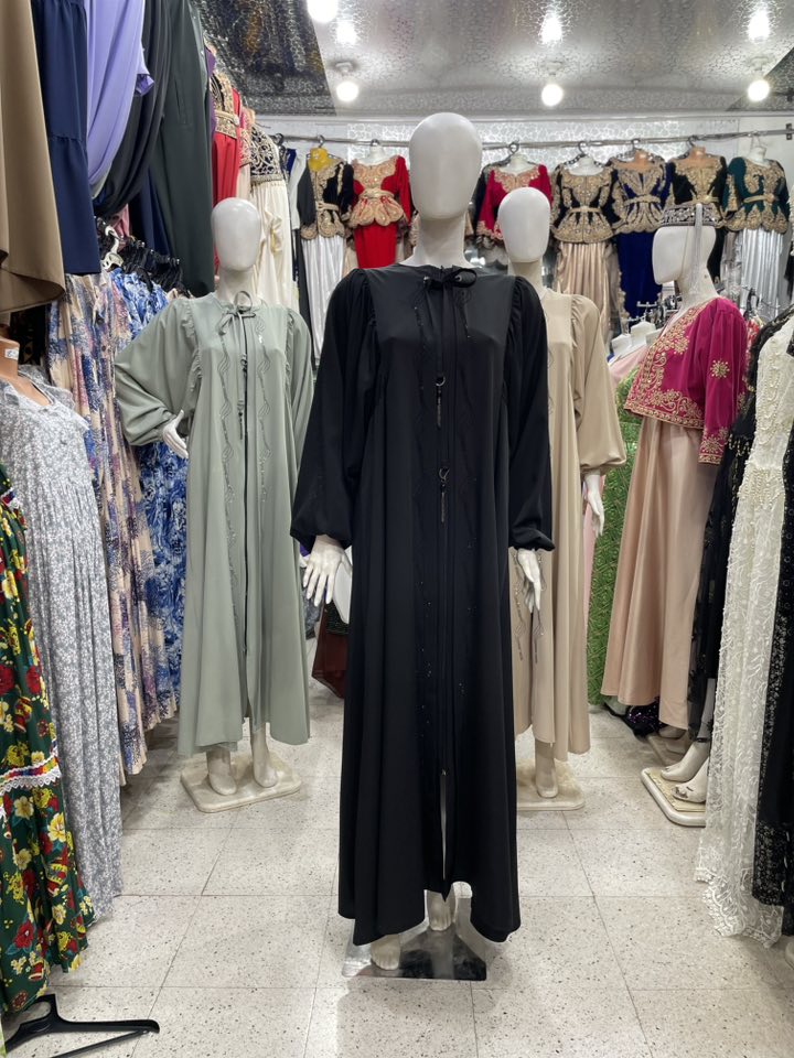 عباياتك… لمسة أناقة وراحة يومية
