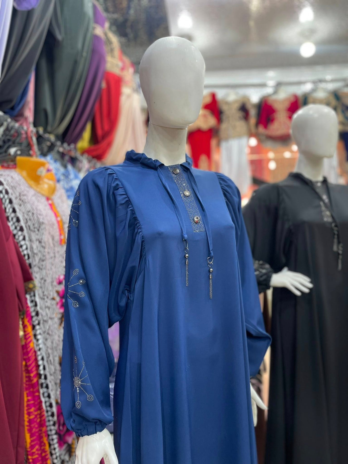 أنيقة كل يوم… مع لمسة حجابك! ✨